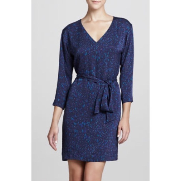 Theory Blue V-Neck Kinley Galba Printed Silk Shift Dress EUC Size 4 C0902609 - Picture 1 of 11